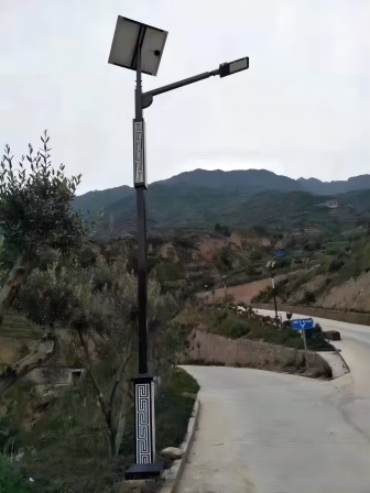 回紋桿太陽(yáng)能路燈